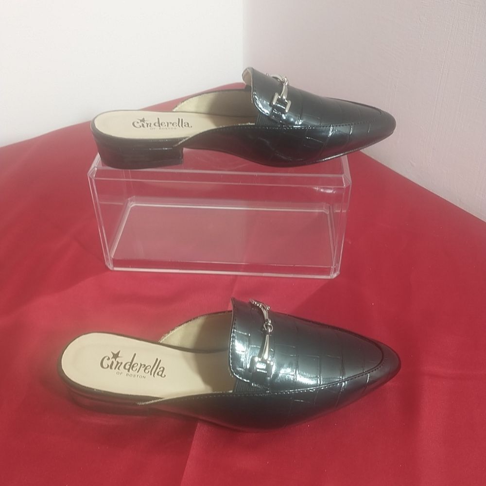 Cinderella Of Boston Women's SZ 4.5M Shoes Embelished Slide On Bit Loafers .